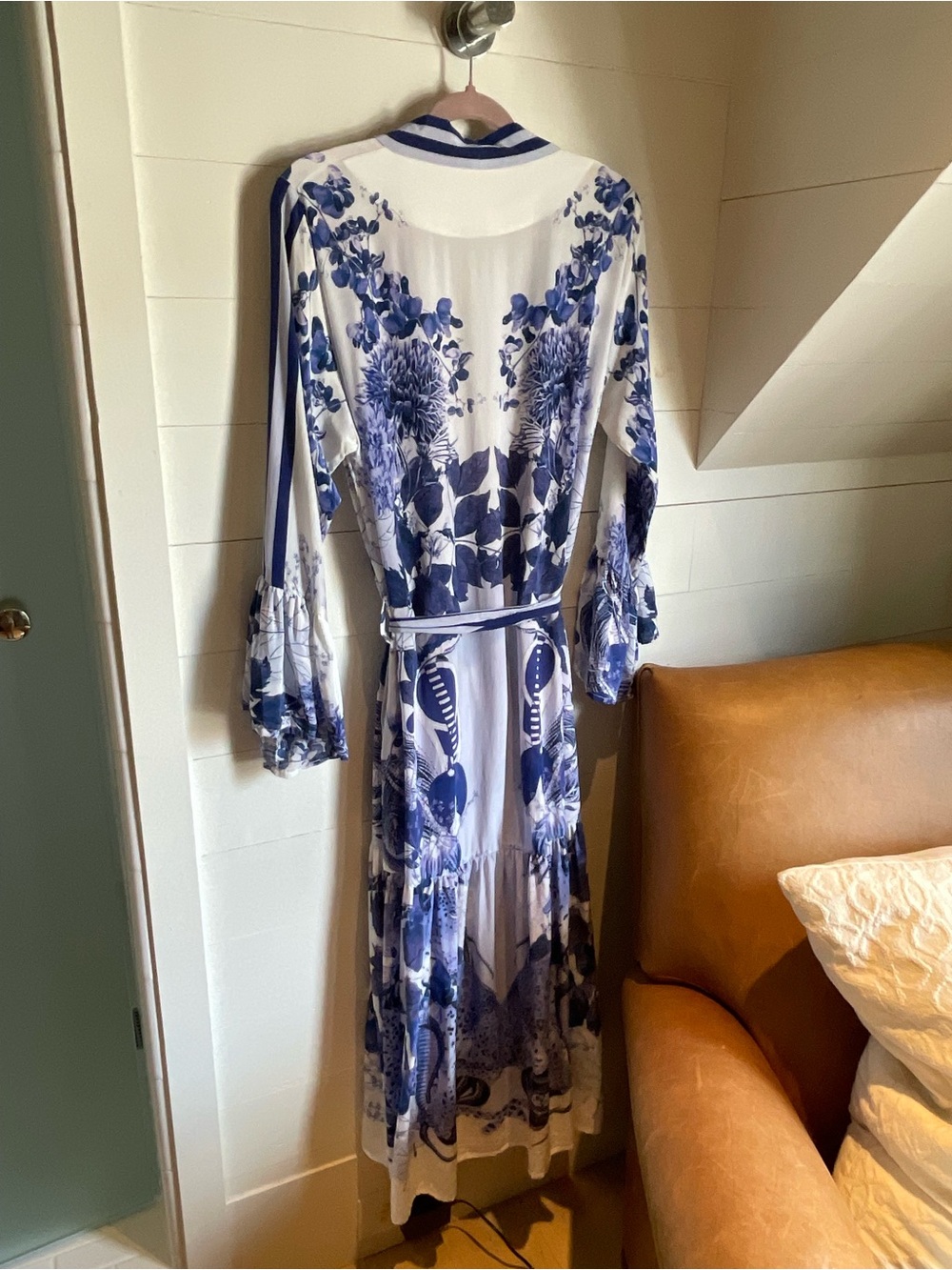 Blue & White Floral Long Robe Kimono by - Picture 6 of 7